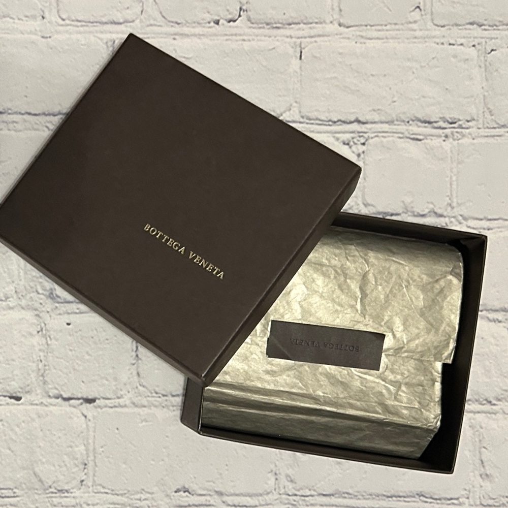 Like New Purple Bottega Veneta Intrecciato Leather Compact Wallet With Box - Picture 16 of 16